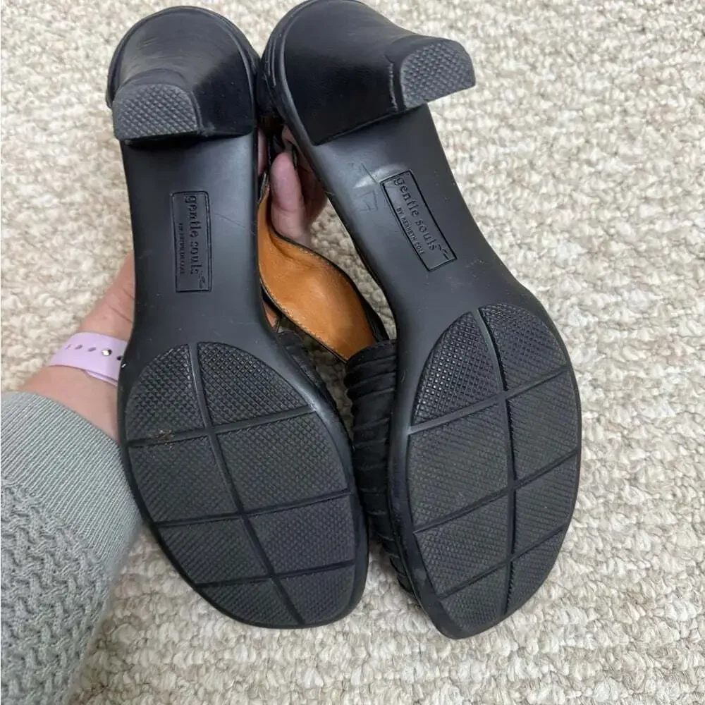 Gentle Souls Leather Peep Toe black heels Osaka Rama size 8.5